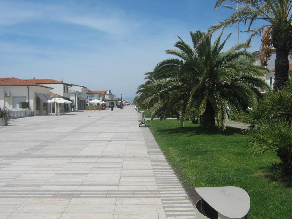 Hotel Dei Tigli Lido di Camaiore Exterior foto